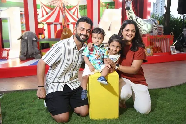 radhika dhopavkar with her family