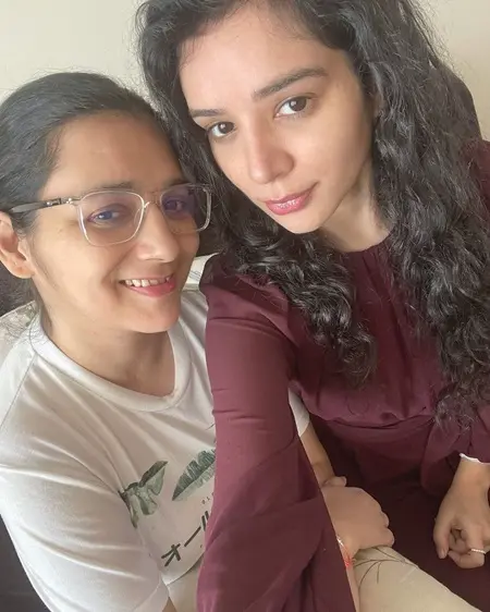 Sukirti Kandpal with sister Bhavna Kandpal