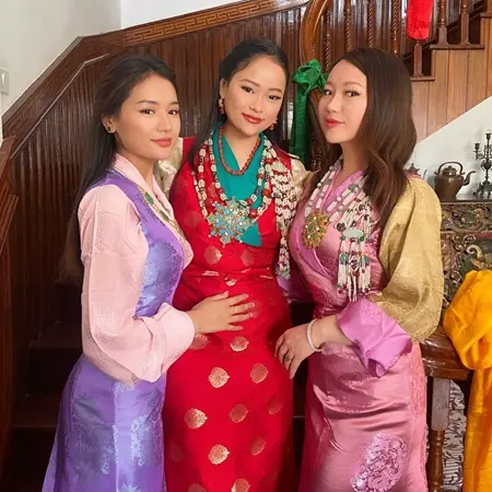 tenzin lhakyila with her sisters