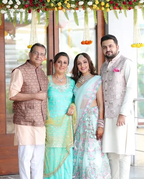 aarti chabria with her family