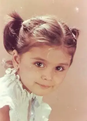 childhood picture of aarti chabria