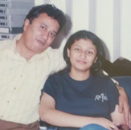 childhood picture of ragini khanna with praveen khanna