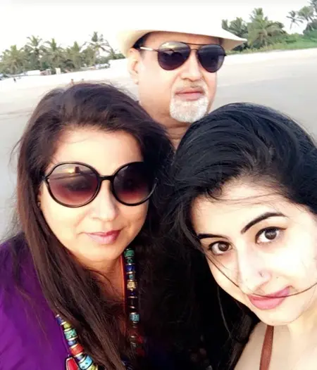 cristy chopra with her parents