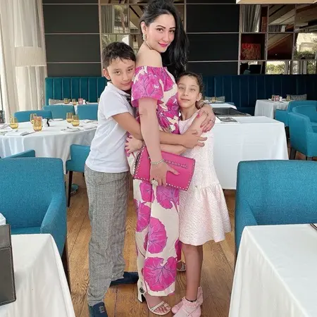 manyata dutt with her children