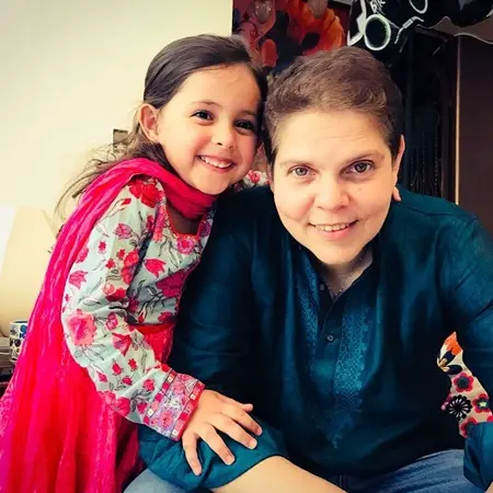 seher bedi with daughter daria bedi