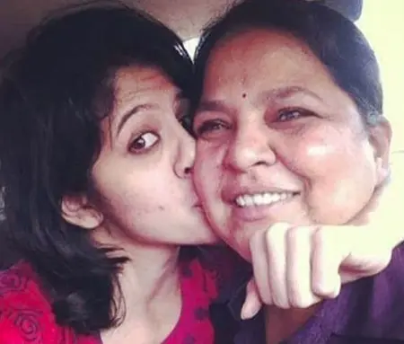 tanvi hegde with mother shobhana hegde