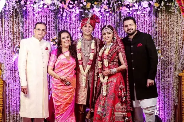 wedding picture of aarti chabria and visharad beedassy