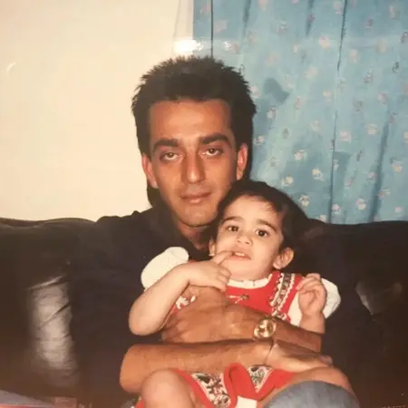 childhood picture of trishala dutt with father sanjay dutt