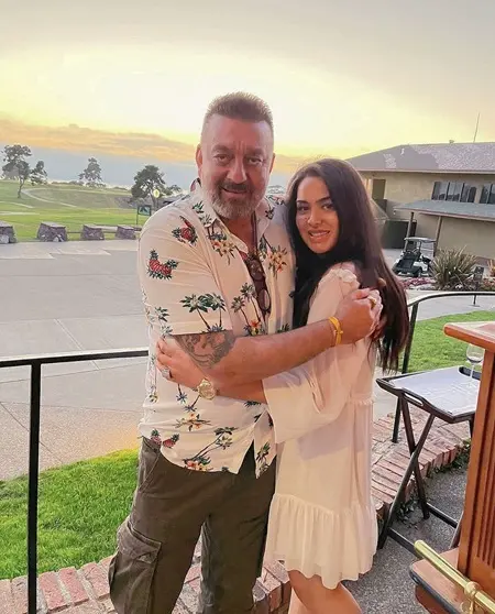 sanjay dutt with daughter trishala dutt