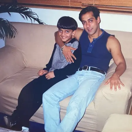 childhood picture of zaheer iqbal with salman khan